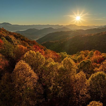 Elk & Embers Mountain Hideaway Otel Waynesville Dış mekan fotoğraf