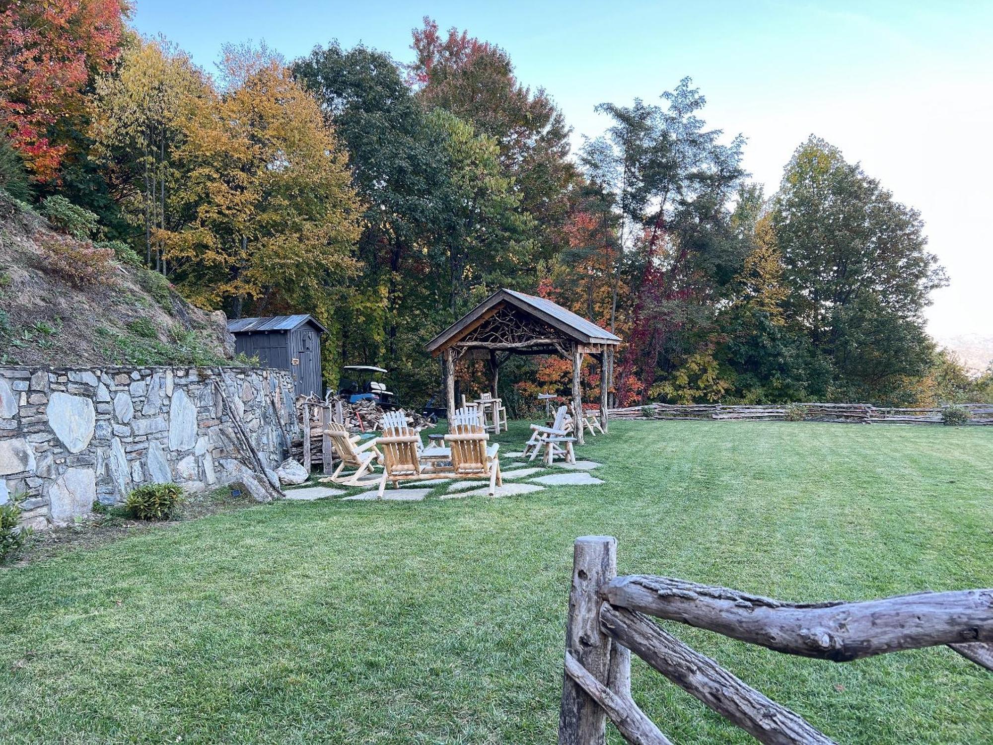 Elk & Embers Mountain Hideaway Otel Waynesville Dış mekan fotoğraf